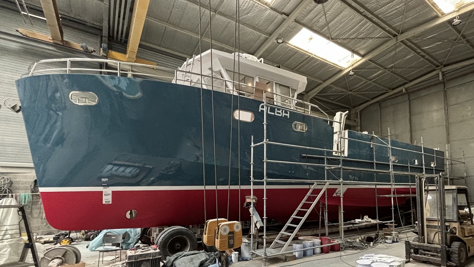 Le navire à hydrogène Alba, au chantier naval de Gatto à Martigues, sera mis à l'eau le 26 juin 2024. ©Lycée maritime de Bastia