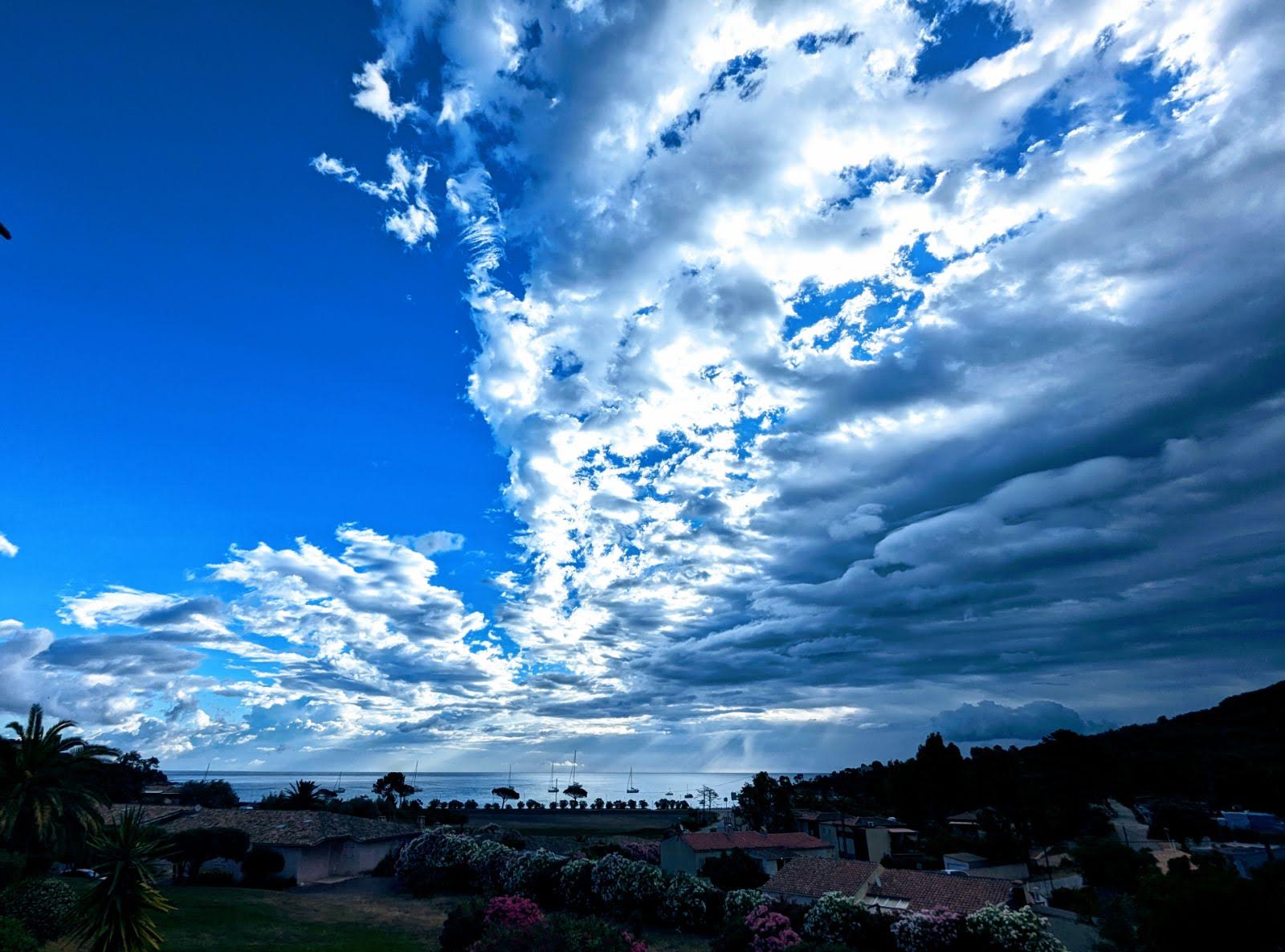 Le ciel au-dessus de Favona (François-Marie Luciani)