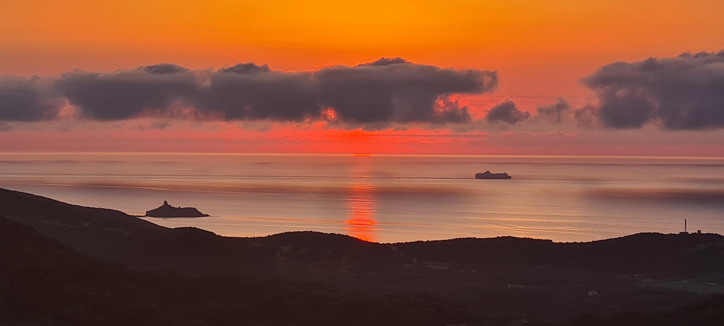 La photo du jour : lever de soleil sur Finocchiarola