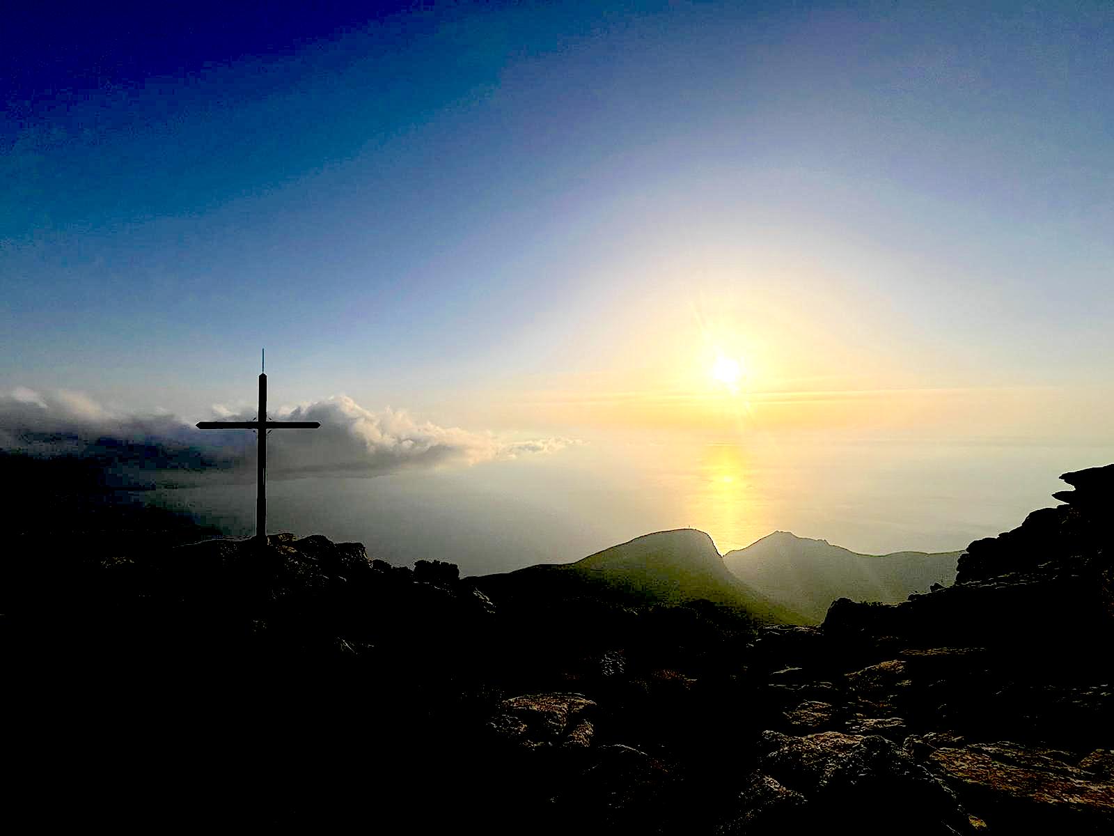 La photo du jour : Monte San Ghjacintu a sa nouvelle croix