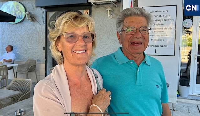 Jeannette et Biago Palazzolo devant le bar "Mimi" à Bastia : souvenirs, souvenirs