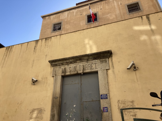 Ajaccio : projections de résine de cannabis et de portables vers la maison d’arrêt, 2 individus interpellés