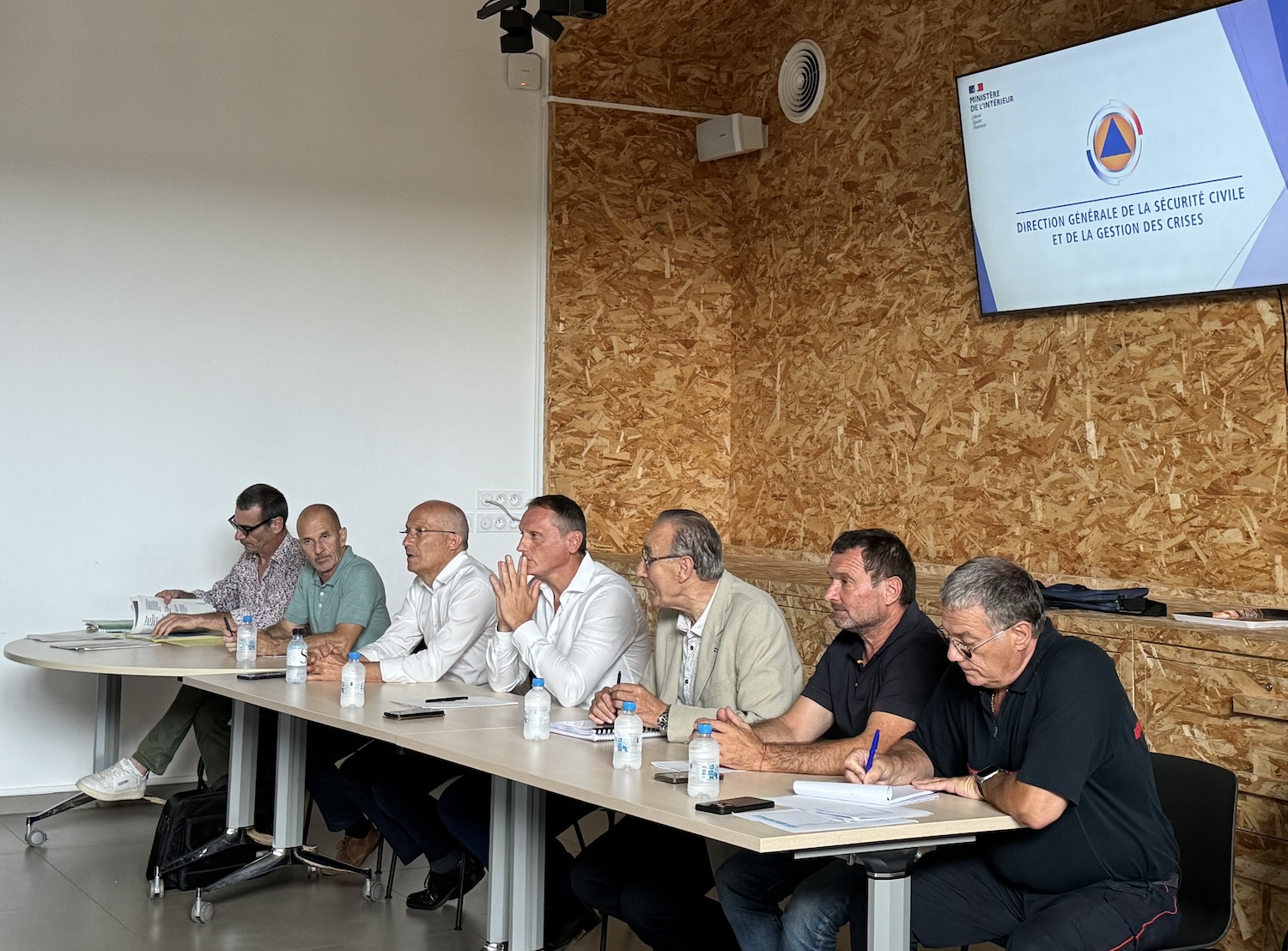 Les sapeurs-pompiers de Haute-Corse prêts à ravitailler les villages en eau brute, mercredi 7 août 2024.