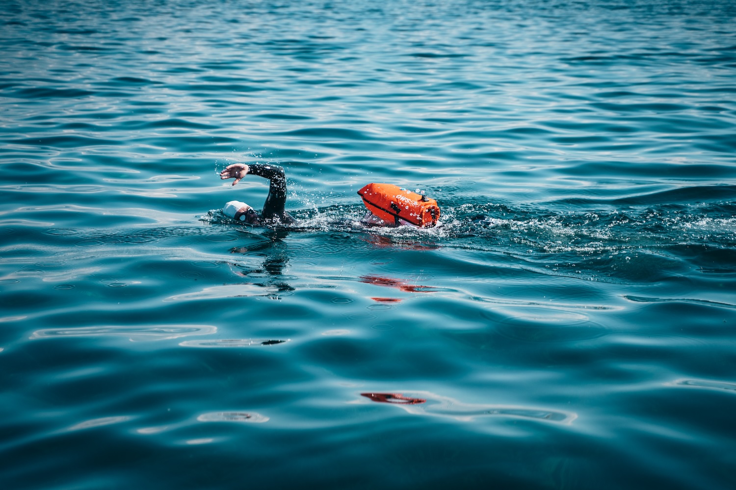 À travers son défi de taille, Noam Yaaron entend sensibiliser le public aux dangers auxquels la mer Méditerranée est exposée. ©Noam Yaaron