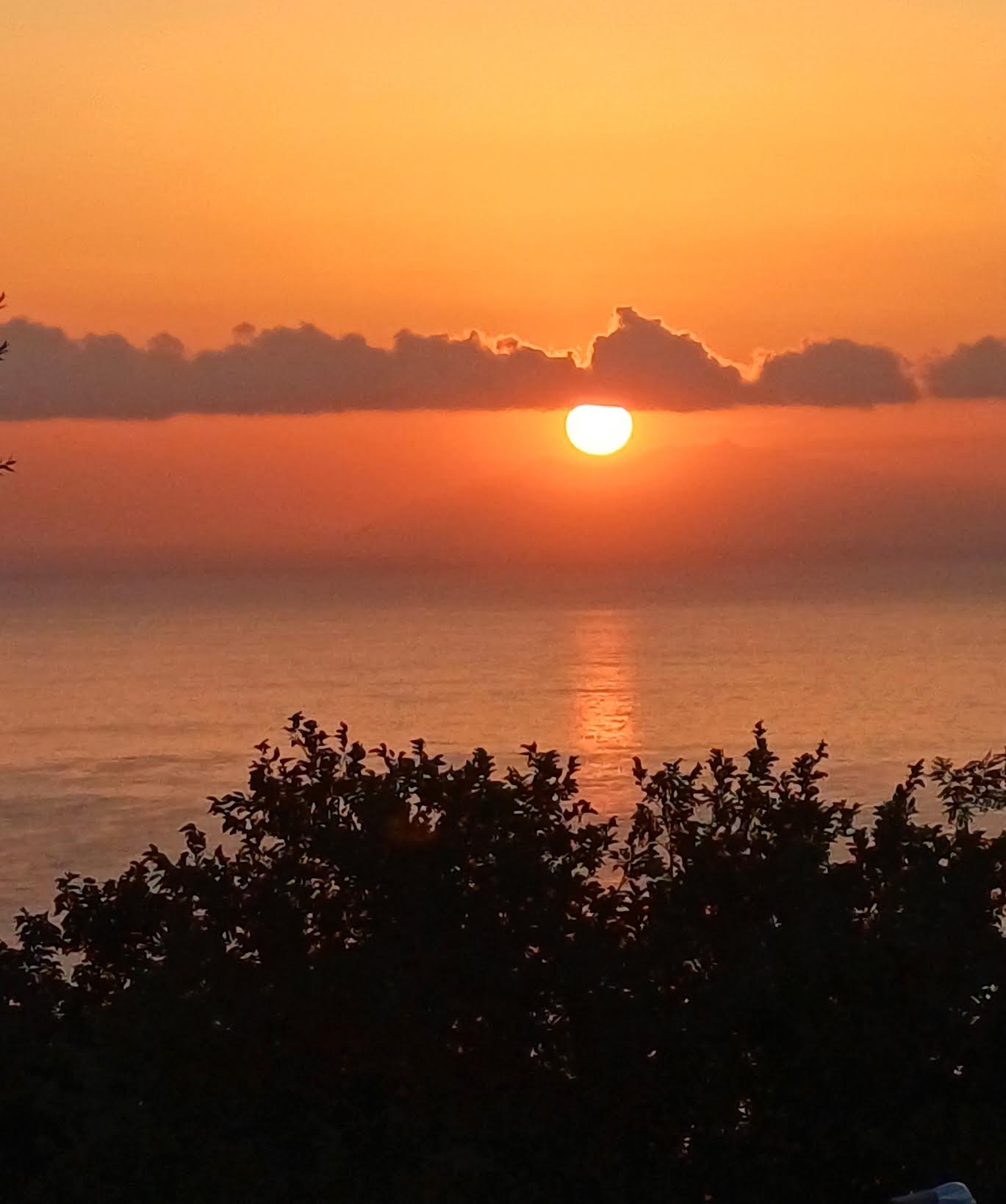 Lever de soleil sur la Tyrrhénienne (Graziella Desotgiu)