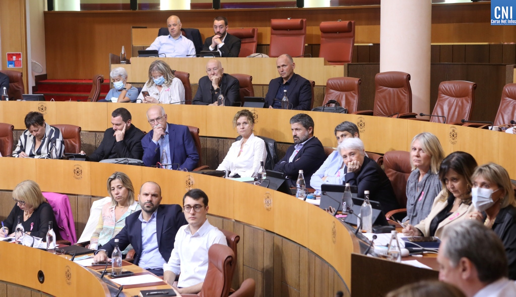 La majorité territoriale à l'Assemblée de Corse. Photo CNI.