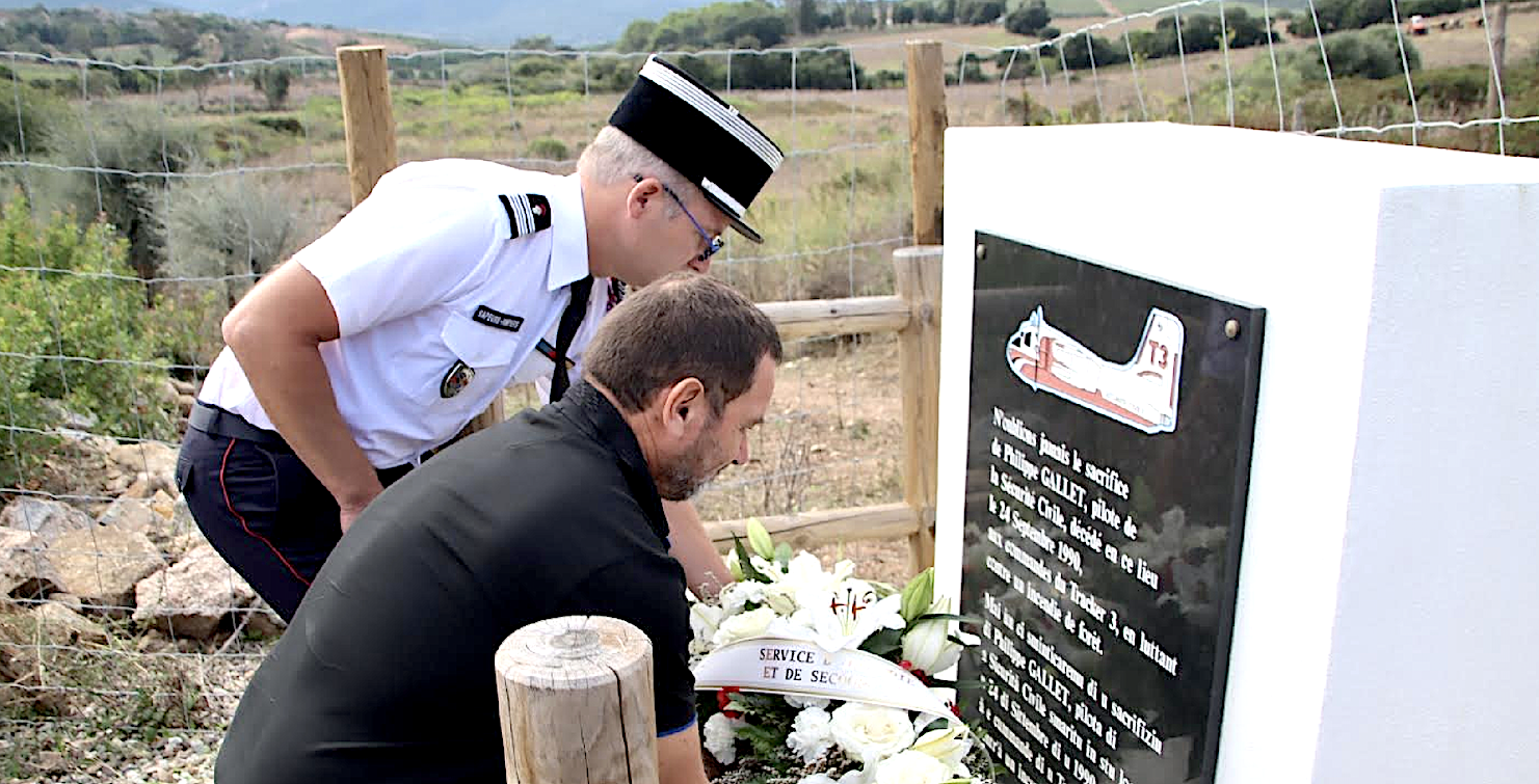 Calenzana : cérémonie en hommage au pilote Philippe Gallet