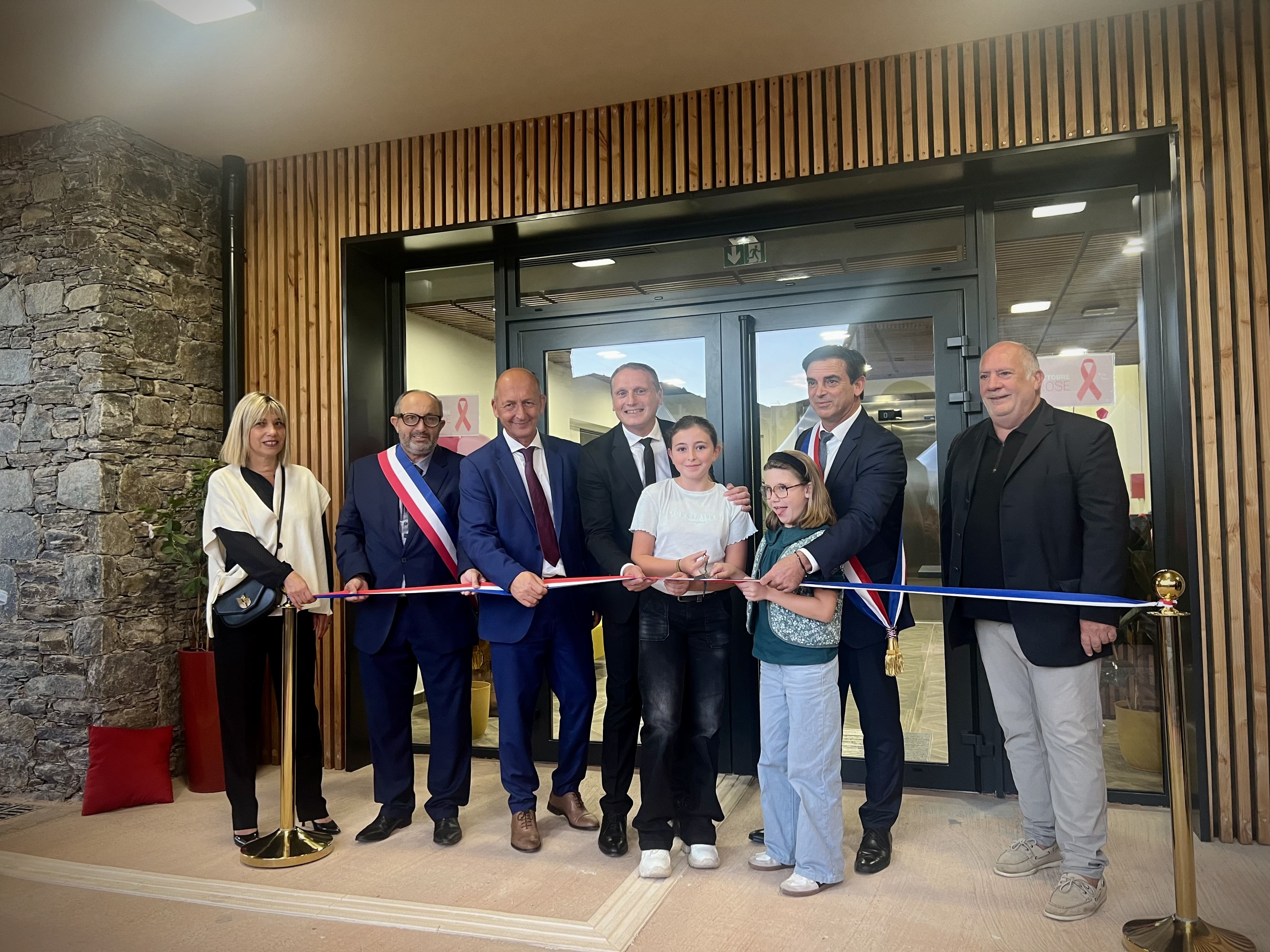 Jeudi 10 octobre, les nouveaux bureaux de la communauté de communes de la Castagniccia Casinca ont été inaugurés à Vescovato en présence de personnalités telles que le préfet de Haute-Corse, Michel Prosic, et le député François-Xavier Ceccoli.