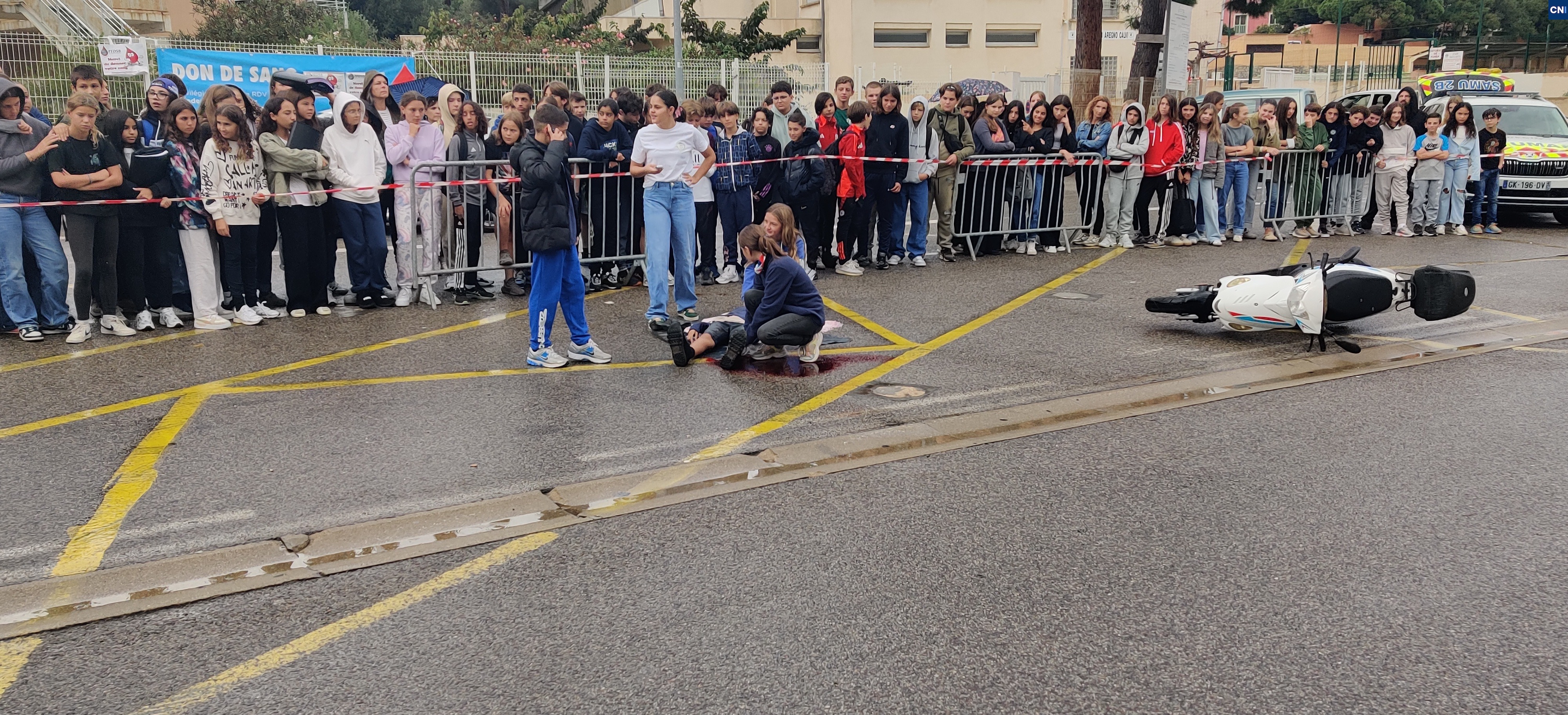 Calvi : quand un accident simulé incite les jeunes au don du sang