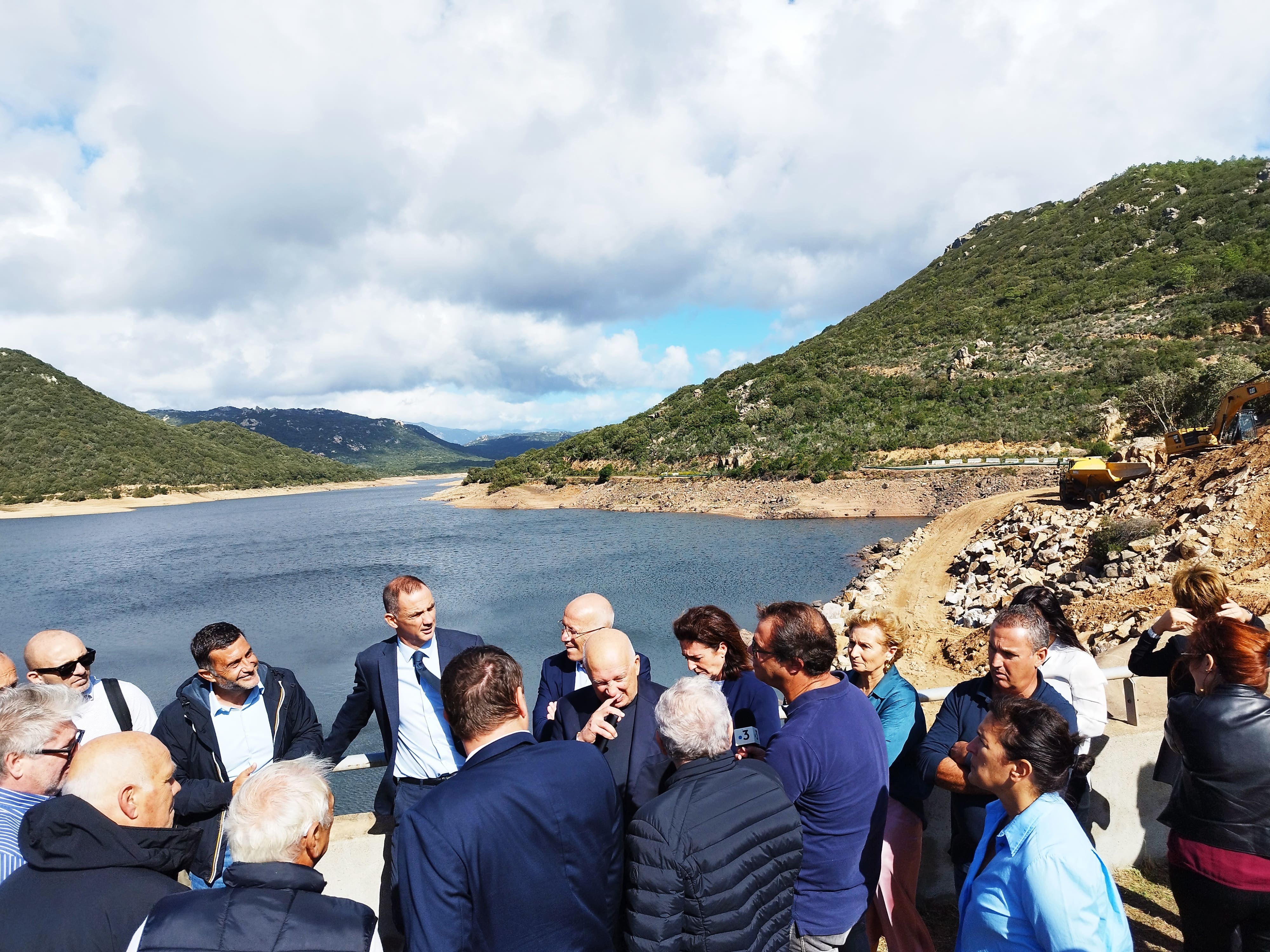 Vendredi, en fin de matinée, plusieurs élus de la Collectivité de Corse, dont son président Gilles Simeoni, se sont rendus sur le barrage de Talzu, à Figari.