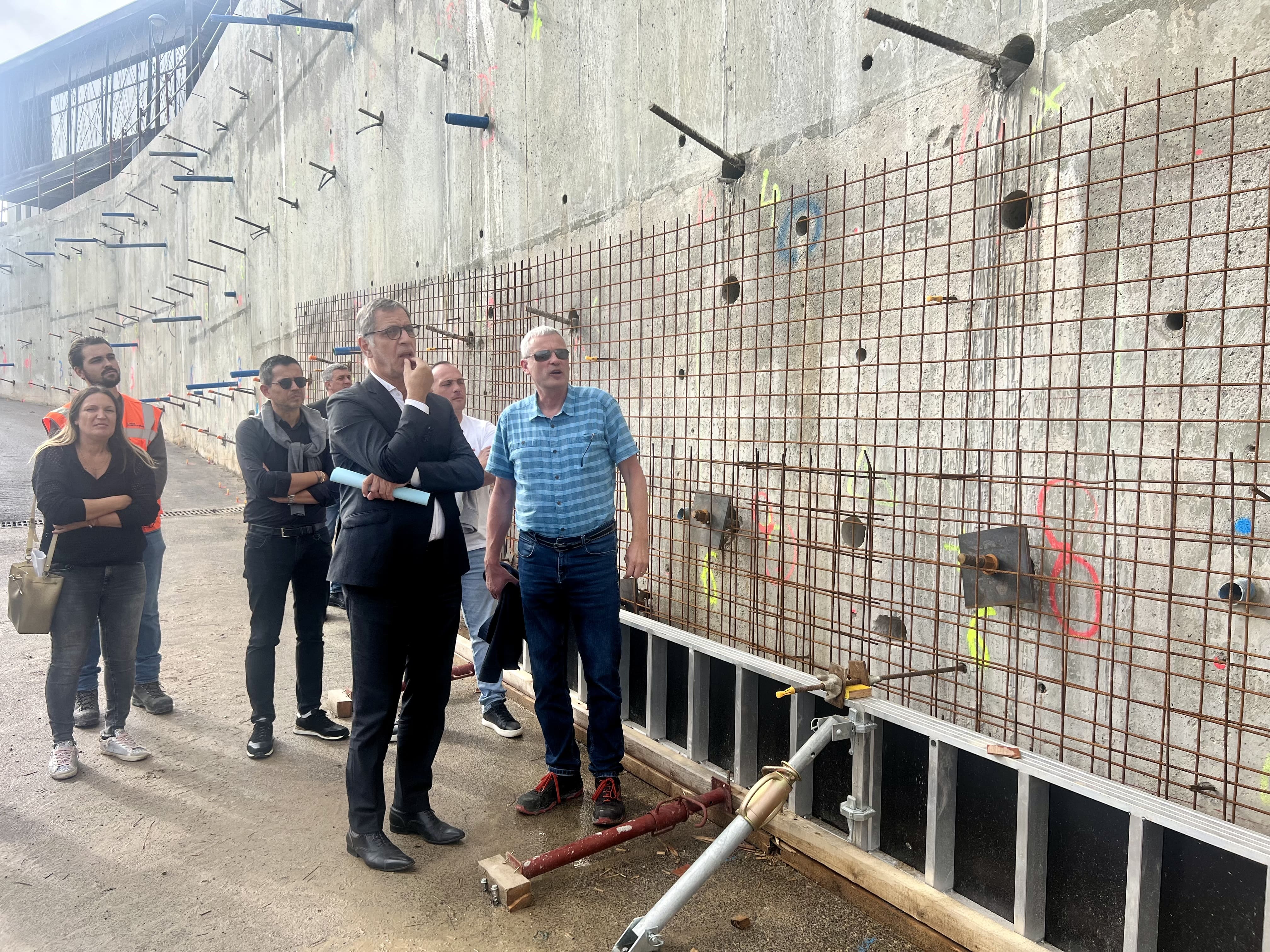 Le maire de Bastia a présenté ce mardi l'avancée des travaux de réhabilitation du cimetière de l'Ondina.