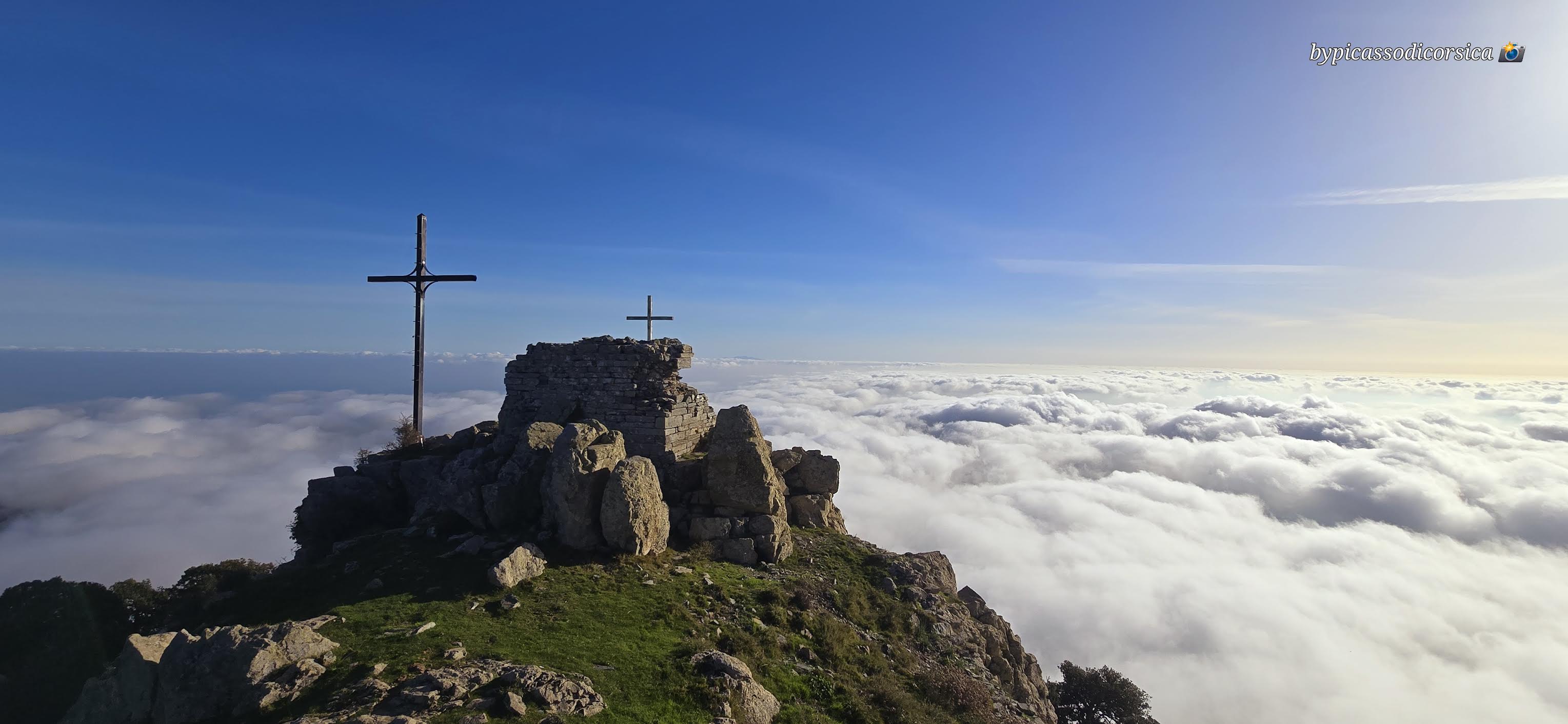 La photo du jour : A Cima di Stella au-dessus des nuages