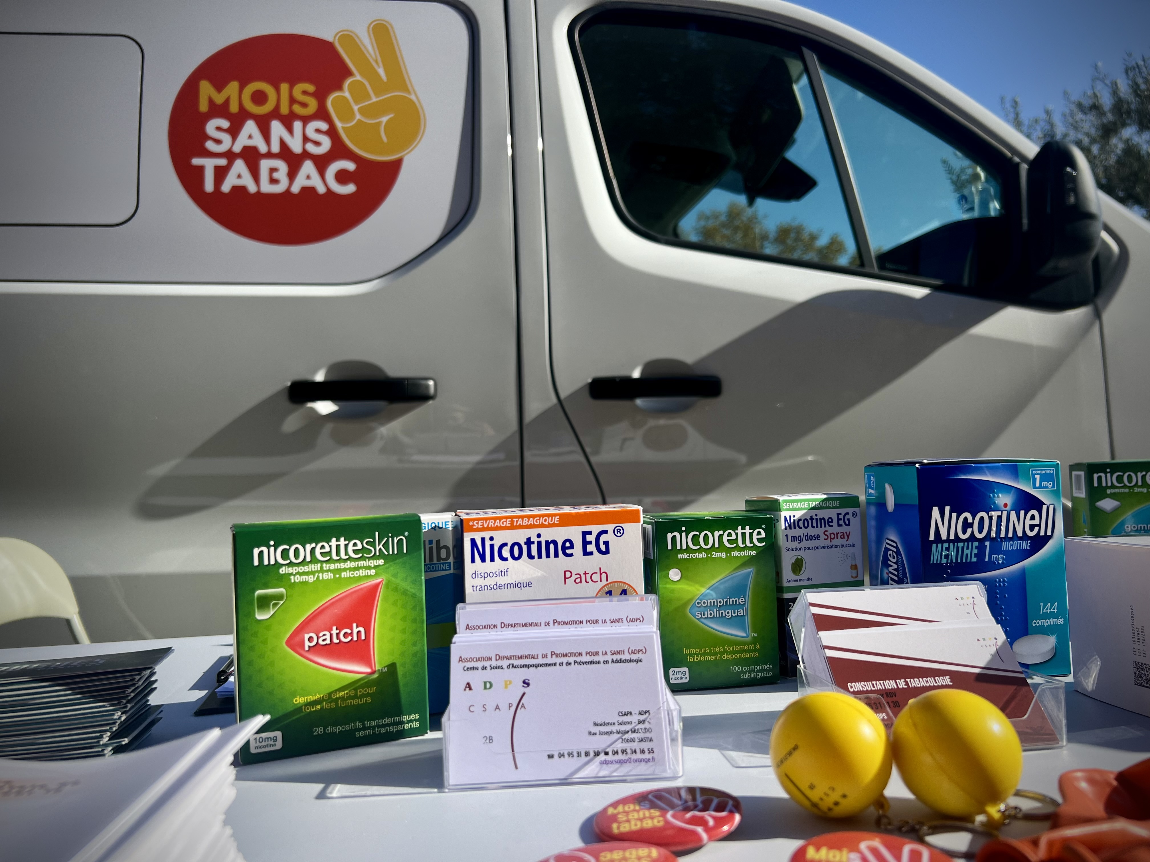 Stand du Mois sans tabac sur la Place Saint Nicolas - Le mardi 5 novembre 2024.