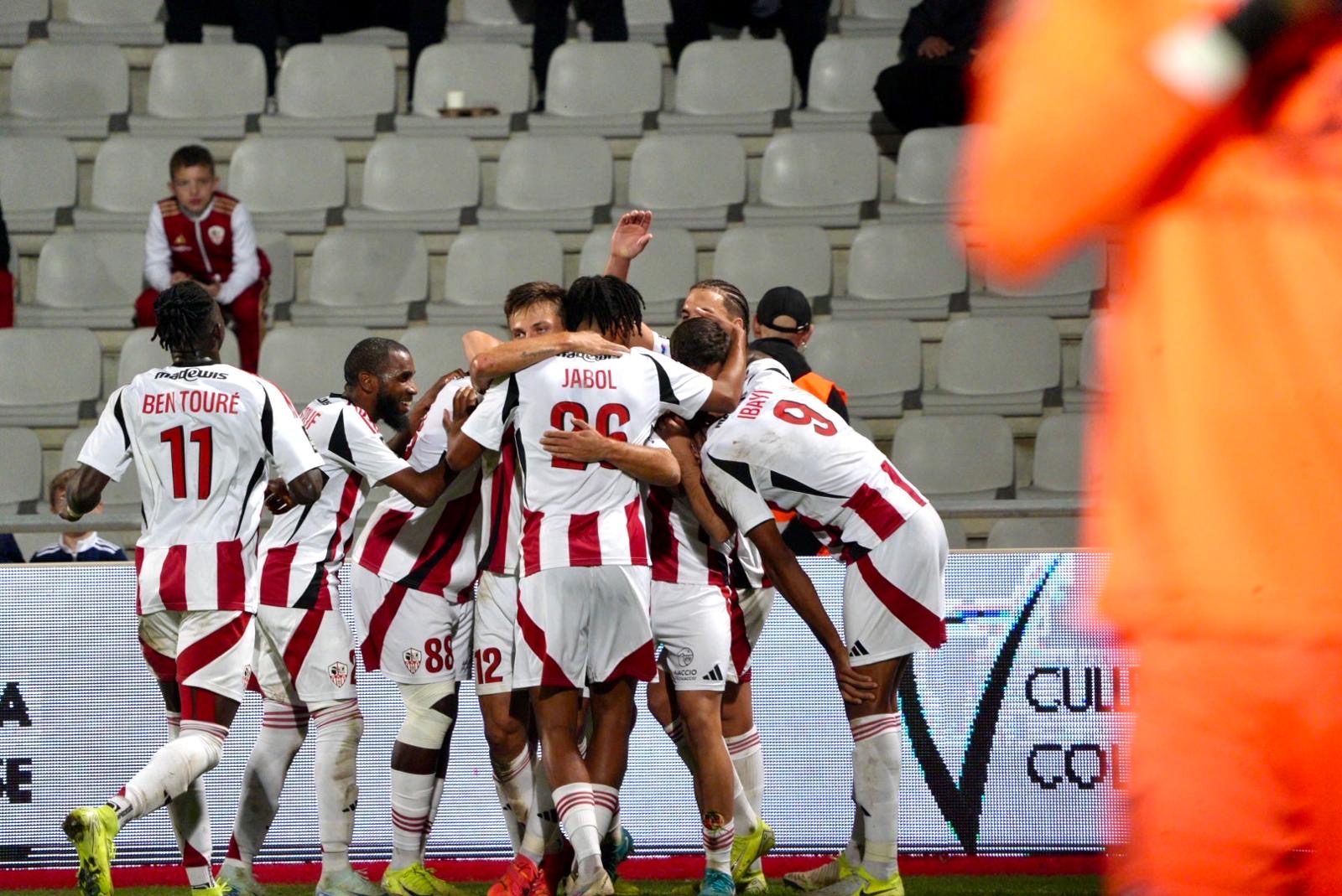 Les Acéistes ont remporté une victoire méritée face à Clermont (2-0). (photos Paule Santoni)