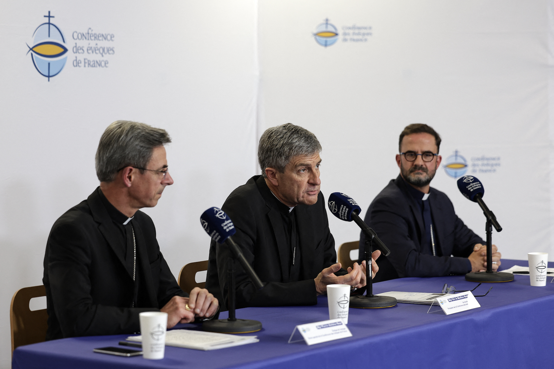 L'évêque de Reims, président de la conference des évêques de France, Éric de Moulins-Beaufort lors de sa conférence de presse à Lourdes (Photo Valentine CHAPUIS /