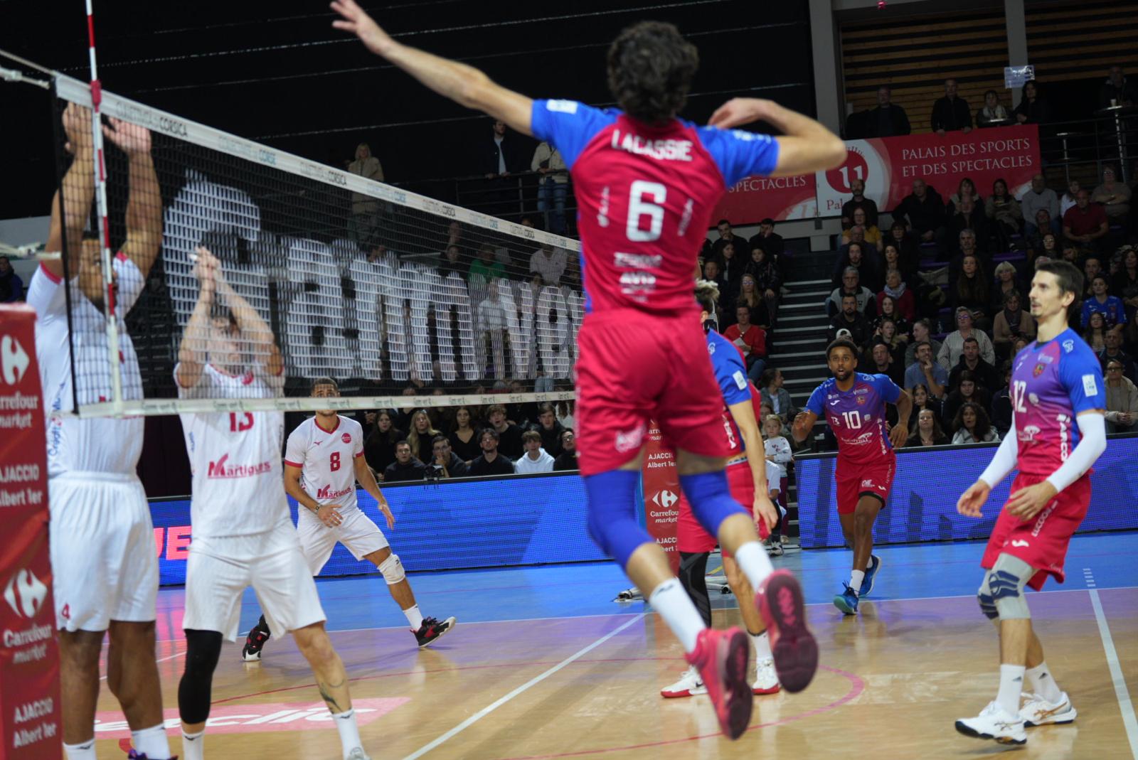 Le GFCA Volley s'est imposé au forceps face à Martigues (3/2) ce samedi soir au Palatinu.(photos Paule Santoni)