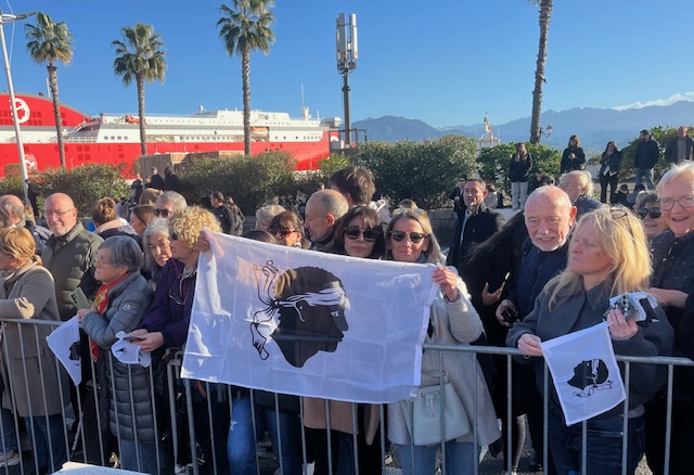 Ferveur pour le pape François à Ajaccio :  "je suis encore sous le choc"