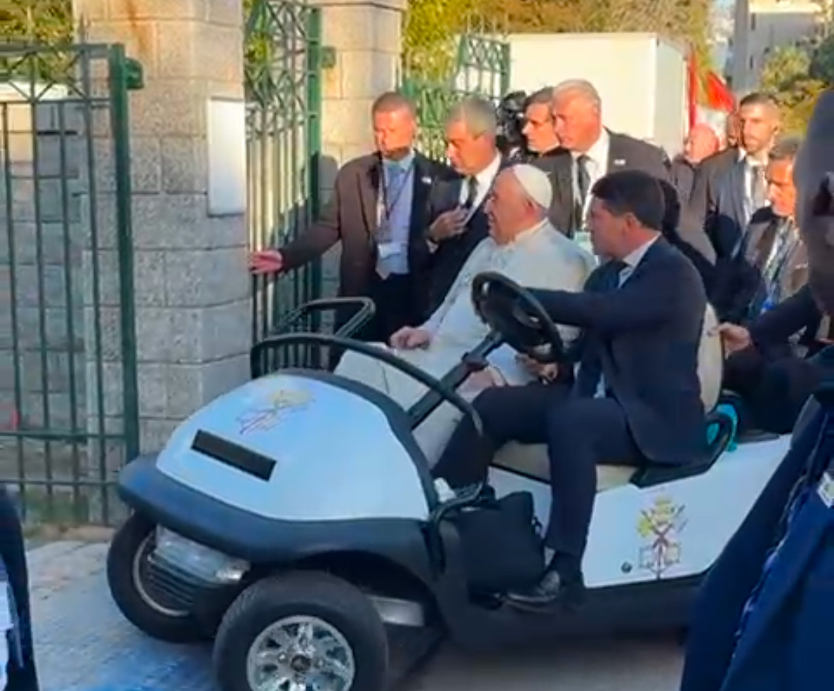 EN DIRECT : vivez avec CNI la visite historique du Pape François en Corse