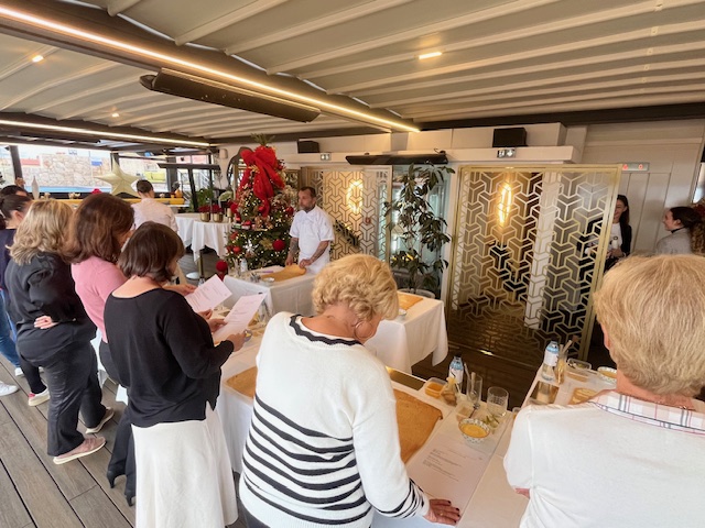 ​« A chacun son Noël » : Un voyage culinaire avec le chef Franck Radiu pour réaliser sa bûche de Noël