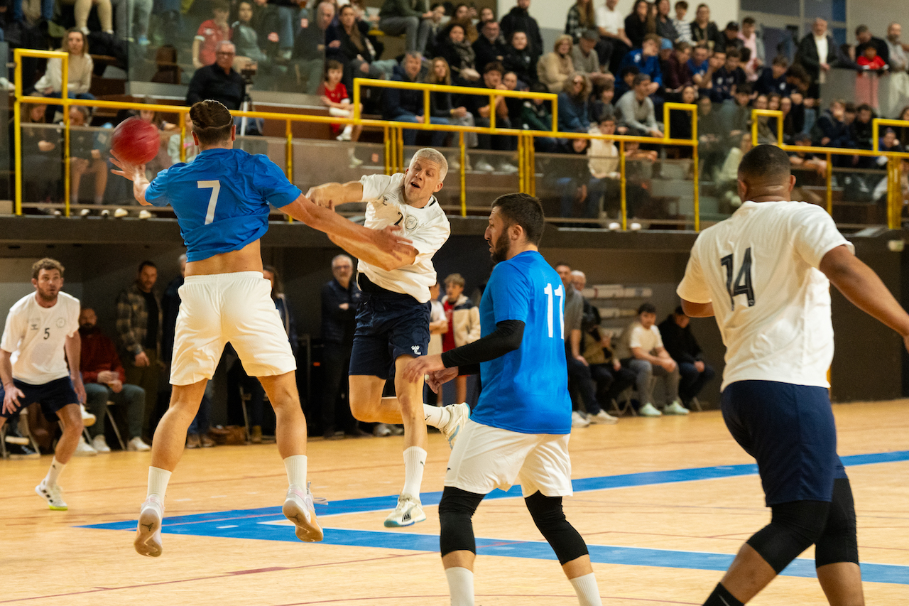 Handball. E Prime Scontri Max Giagheddu : A Ajaccio, la Squadra Corsa s'impose face aux All Stars 