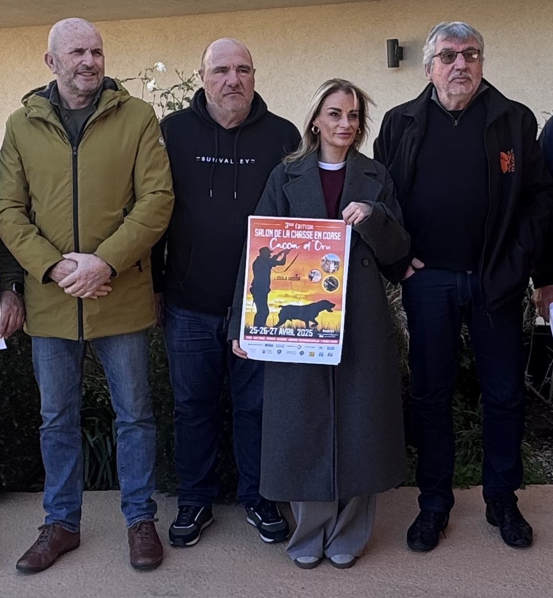 A gauche, Attilius Ceccaldi et à droite, Jean-Baptiste Mari, durant la conférence de presse, la semaine dernière à Lisula.