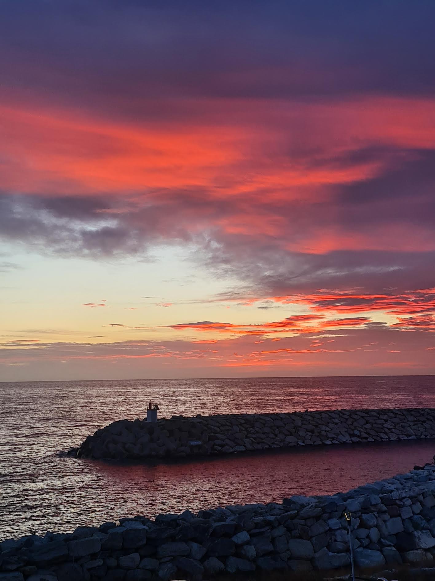 Le soleil a incendié le ciel (Claude Raffalli)