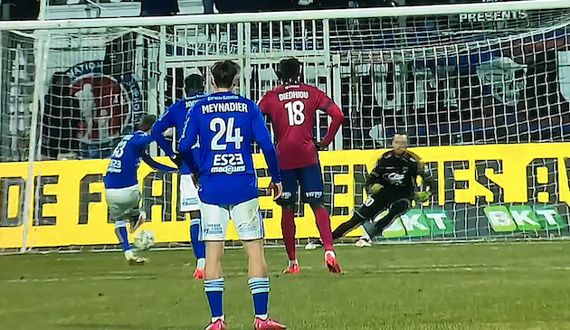 Le but sur penalty de Ducrocq : le contre-pied parfait