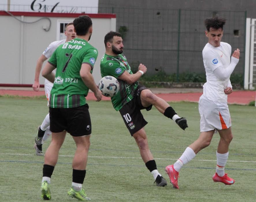 National 3 - Corte "tombe" face à Montpellier