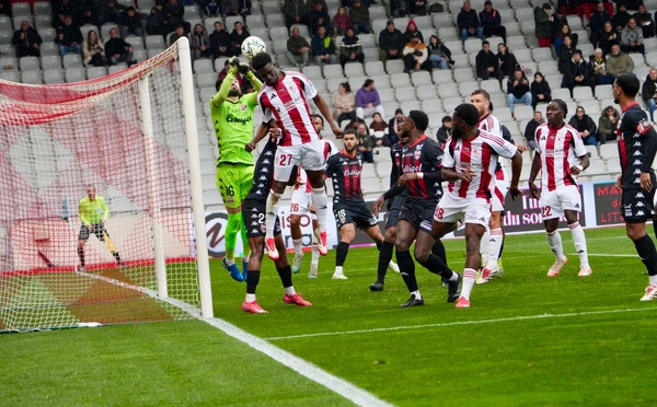 L'AC Ajaccio s'est lourdement incliné à domicile face à Guingamp (photos Paule Santoni)