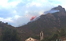 Feu de  Mansu-Barghjana : Une colonne de pompiers du continent attendue en renfort