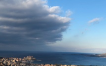 La photo du jour : Les nuages s'amoncèlent sur Calvi…