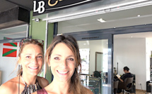       Lætitia et Betty : L'art de la coiffure du Géant Casino à Port-Toga