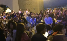 Foule sur le port de Calvi pour assister à la victoire des "Bleus"