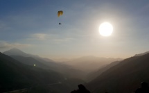 La photo jour : En parapente au dessus de Vizzavona…