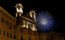 La photo du jour : San Ghjuvà dans un feu d'artifice