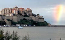 La photo du jour : Un arc-en-ciel pour Calvi