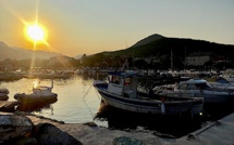 La photo du jour : le clin d'œil du Soleil à la marine de Santa Severa