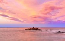 La photo du jour : coucher de soleil sur la plage de Tarcu en pose longue