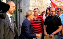 Ajaccio : Les grévistes de la Poste interpellent la ministre Marilyse Lebranchu sur la situation