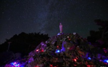 La photo du jour : Notre-Dame de Neiges de Bavella dans la nuit étoilée