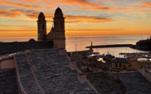 La photo du jour : Bastia à l'heure où le Soleil se lève sur l'archipel toscan