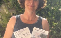 L’auteure Stéphanie Lambert-Mesguich en dédicaces à Ajaccio