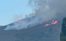 Bisinchi : un incendie éclate sous la route départementale...