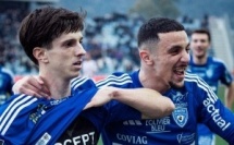 Félix Tomi (à gauche) : quel but ! (@SCBastia)