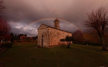 La photo du jour : double arc-en-ciel sur l'église de Carbini