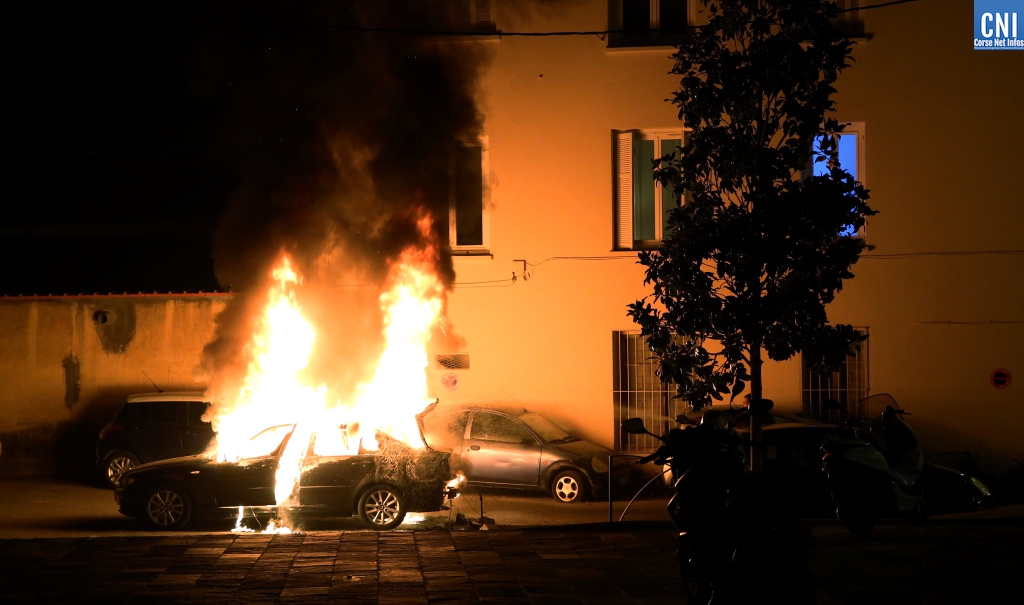 Feu de voiture Ajaccio2