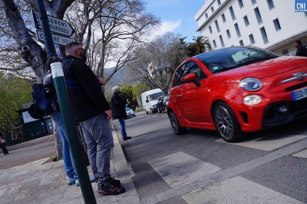 Tractage au rond point de la Mairie